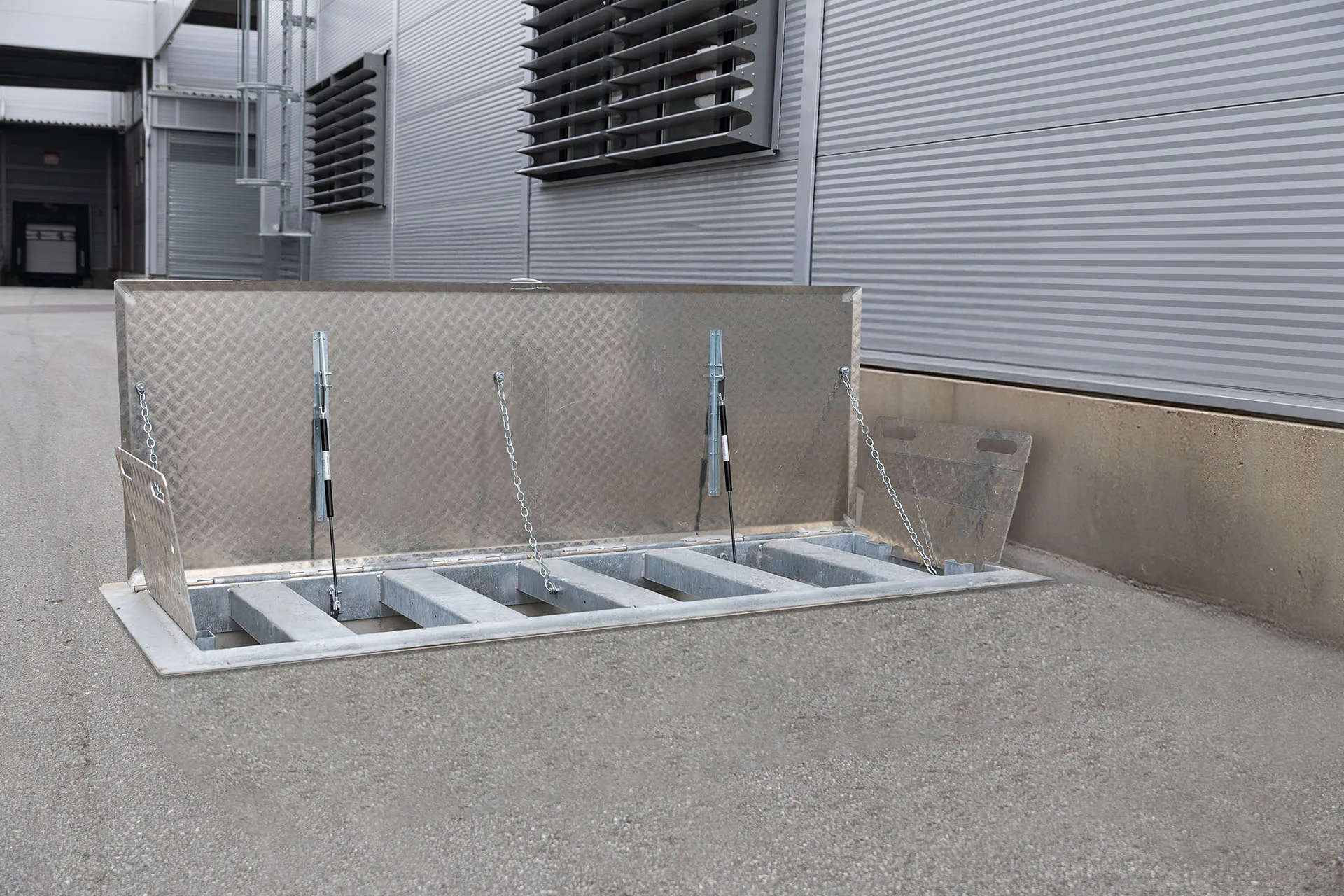Driveable bunker filling lid