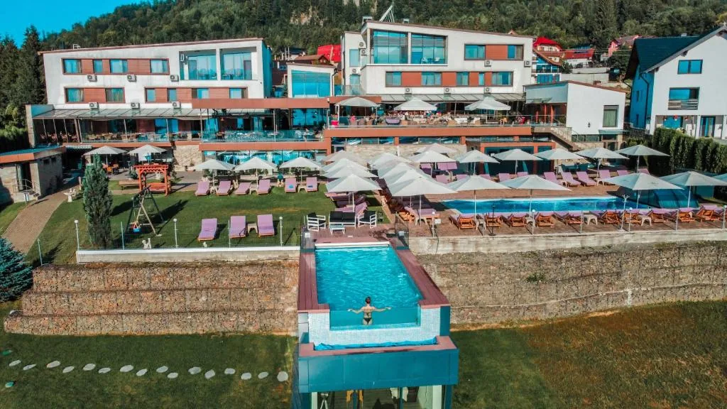 Roser House Detaliu instalatie